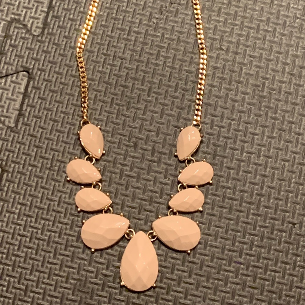 Light pink/peach gold necklace